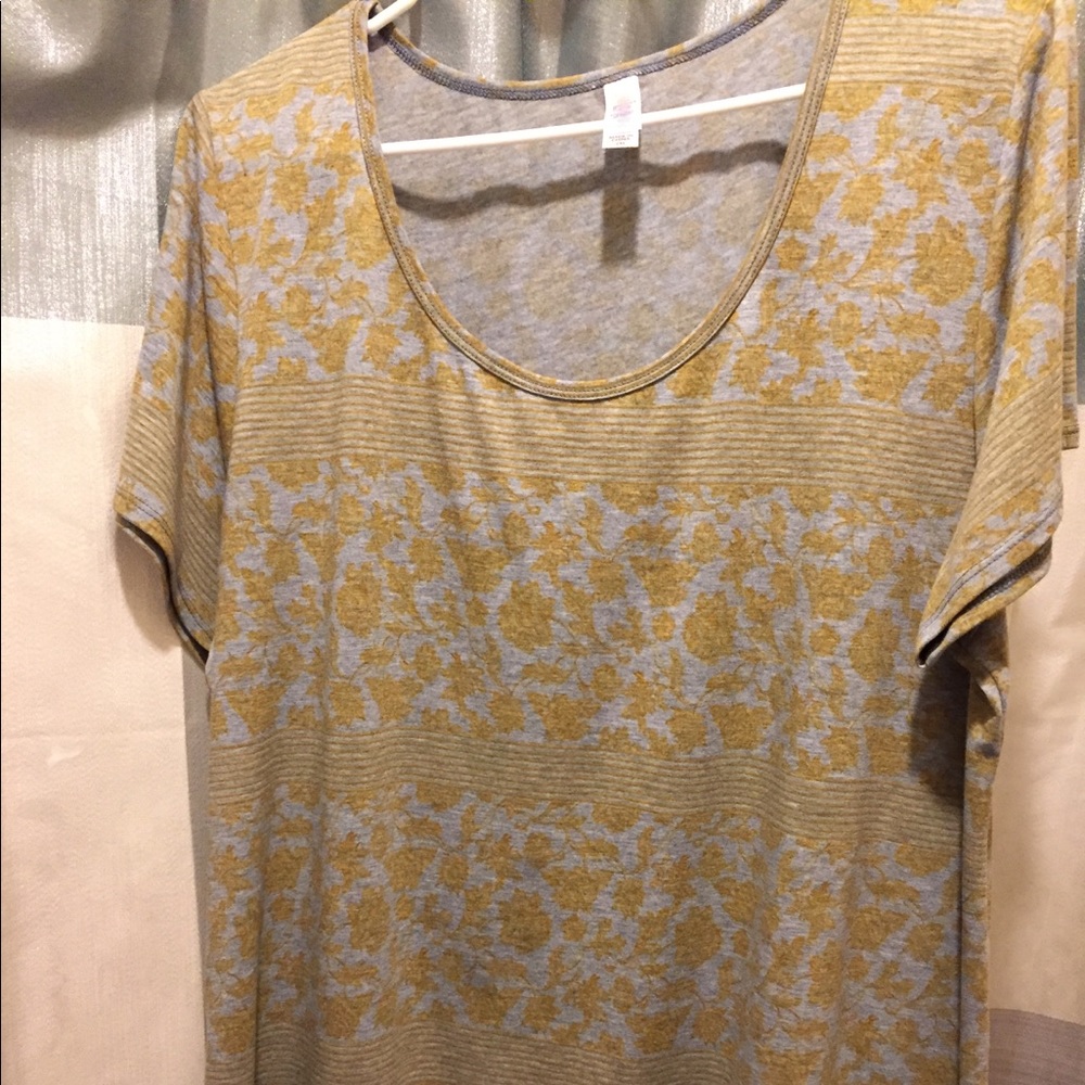 Lularoe Irma top